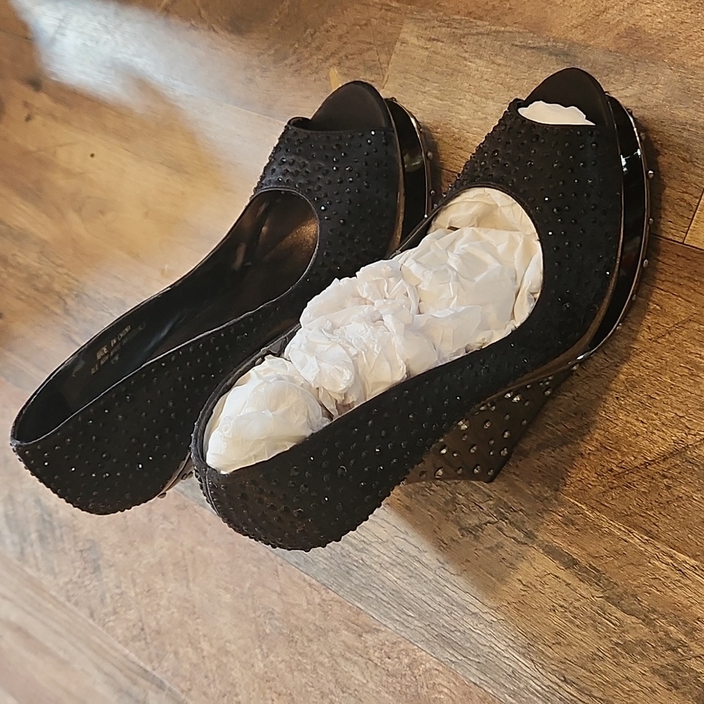 Wedges - Picture 2 of 16
